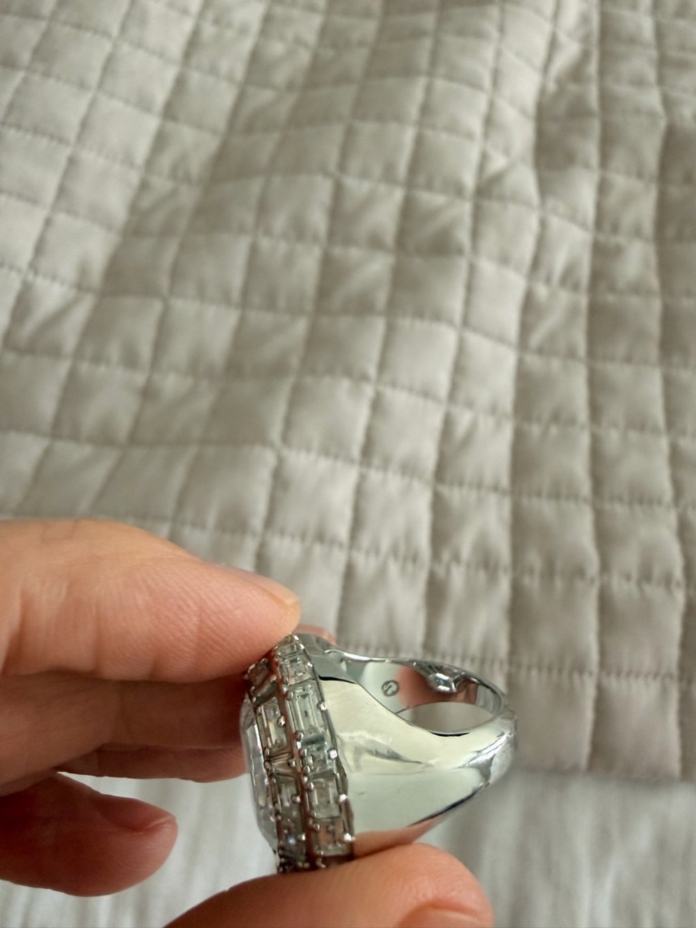 Elegant Silver-Tone White Crystal Cocktail Ring - Picture 5 of 5